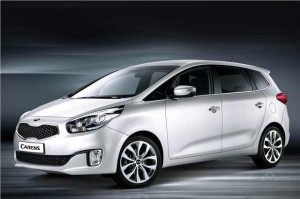 Kia Carens Front View