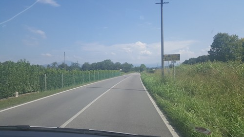 Car Hire italian road to Lake Garda