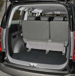 Hyundai i800 boot space