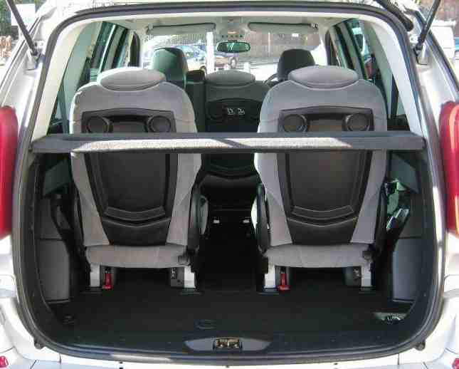 Peugeot 807 boot space