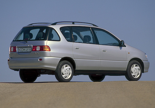 Toyota Picnic - Second Hand 7-Seater