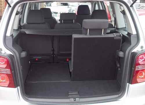 Vw touran on sale boot dimensions